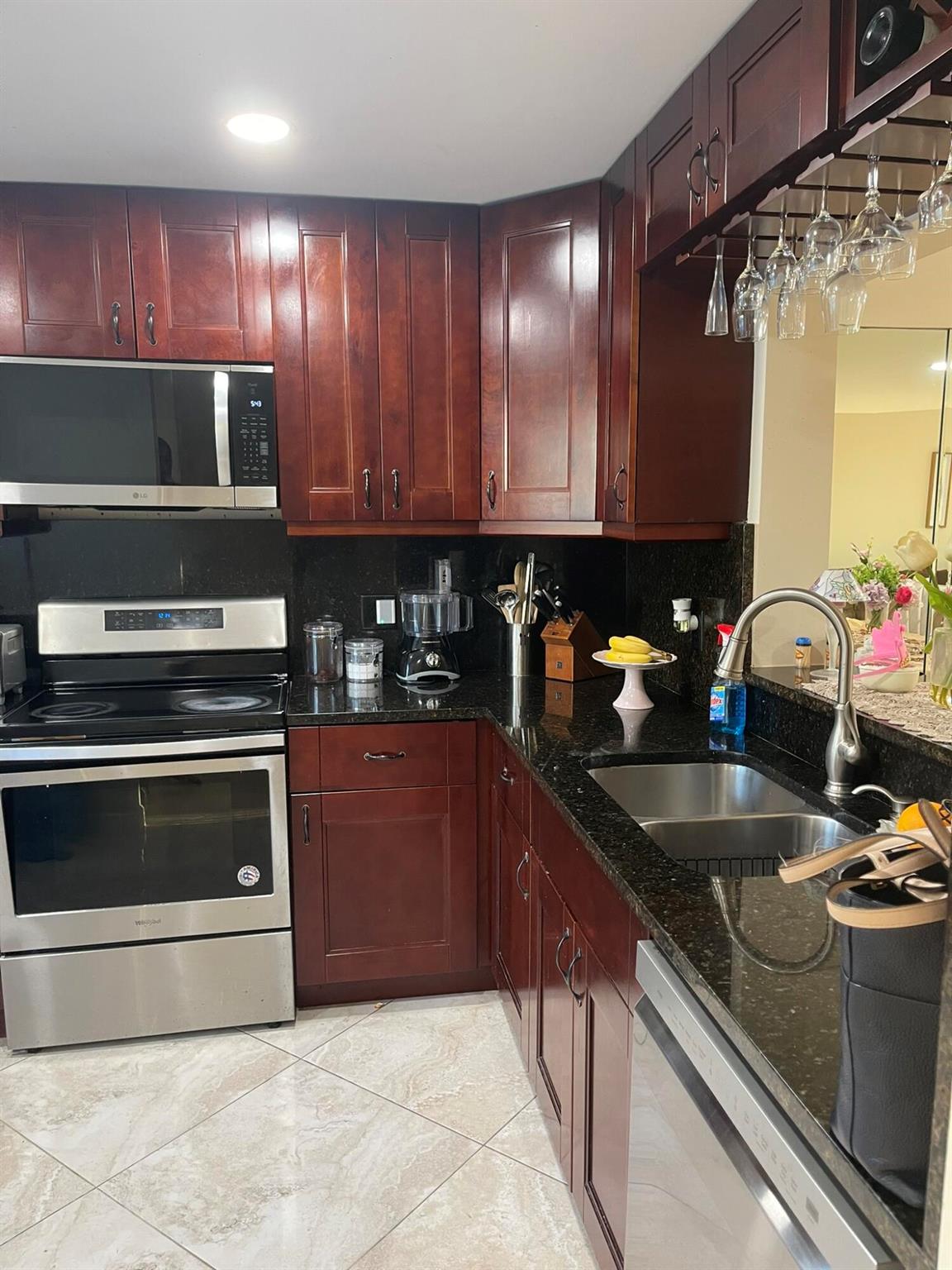 PALM CLUB WEST VILLAGE 1 - Residential