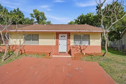 4955 Saratoga Road West Palm Beach FL 33415