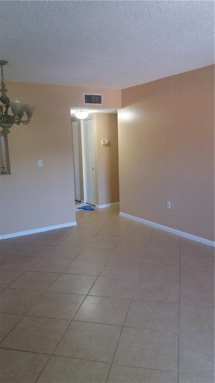 HERITAGE CIRCLE - Residential
