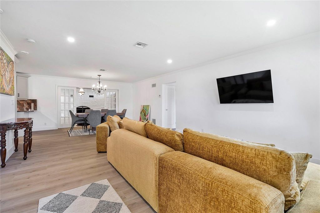 Photo of 1609 Nanette Ct, Lake Worth Beach, FL 33461 (MLS # F10503714)