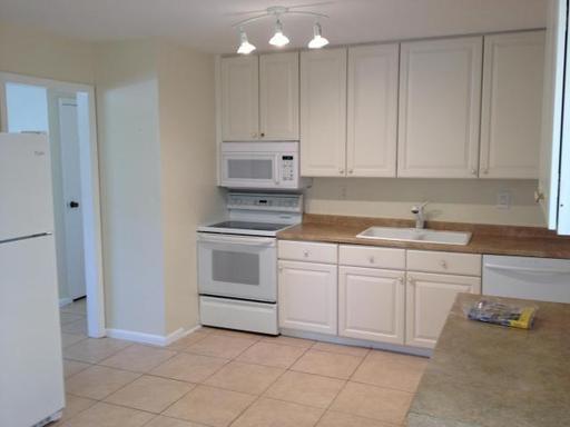 TROPICAL COUNTRY ESTATES - Residential