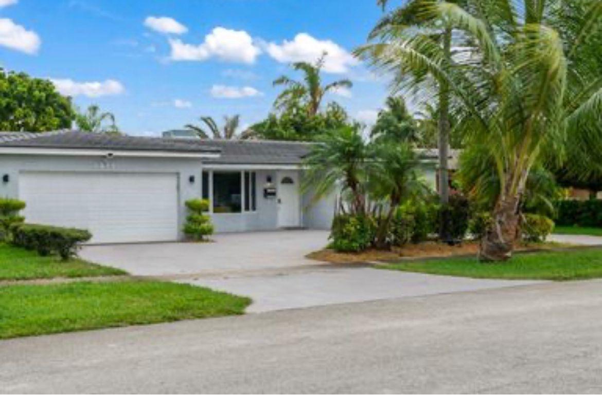 A BEAUTIFULLY REMODELED HOLLYWOOD HILLS HOME!!
THIS HOME FEATURES 3 SPACIOUS BEDROOMS AND 2 SLEEK MODEN BATHROOMS.
GORGEOUS FENCED-IN POOL WITH A HUGE BACKYARD WITH PLENTY OF ROOM FOR ENTERTAINING RELAXING AND FAMILY FUN. EXTRA PARKING SPACE FOR BOAT OR JET SKI IN THE BACK.
KITCHEN IS FULLY REMODELED WITH STAINLESS STEEL APLLIANCES. HIGH IMPACT WINDOWS THROUGHOUT.
QUIET NEIGHBORHOOD WITH EASY ACCESS TO ALL MAJOR HIGHWAYS, SHOPPING AND MORE.
THIS HOLLYWOOD GEM IS THE PERFECT BLEND OF COMFORT AND STYLE.