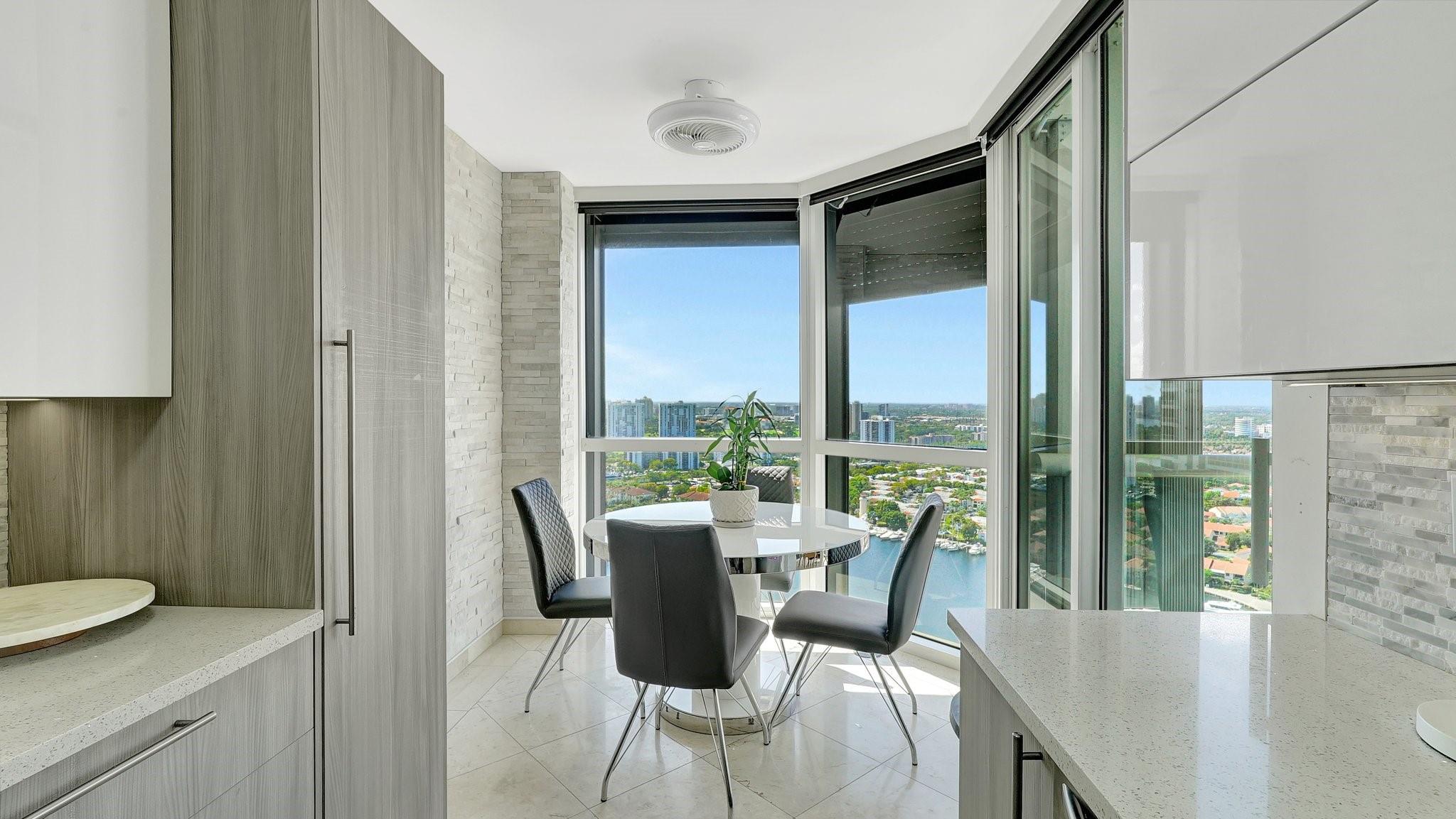 THE POINT - NORTH TOWER - Residential