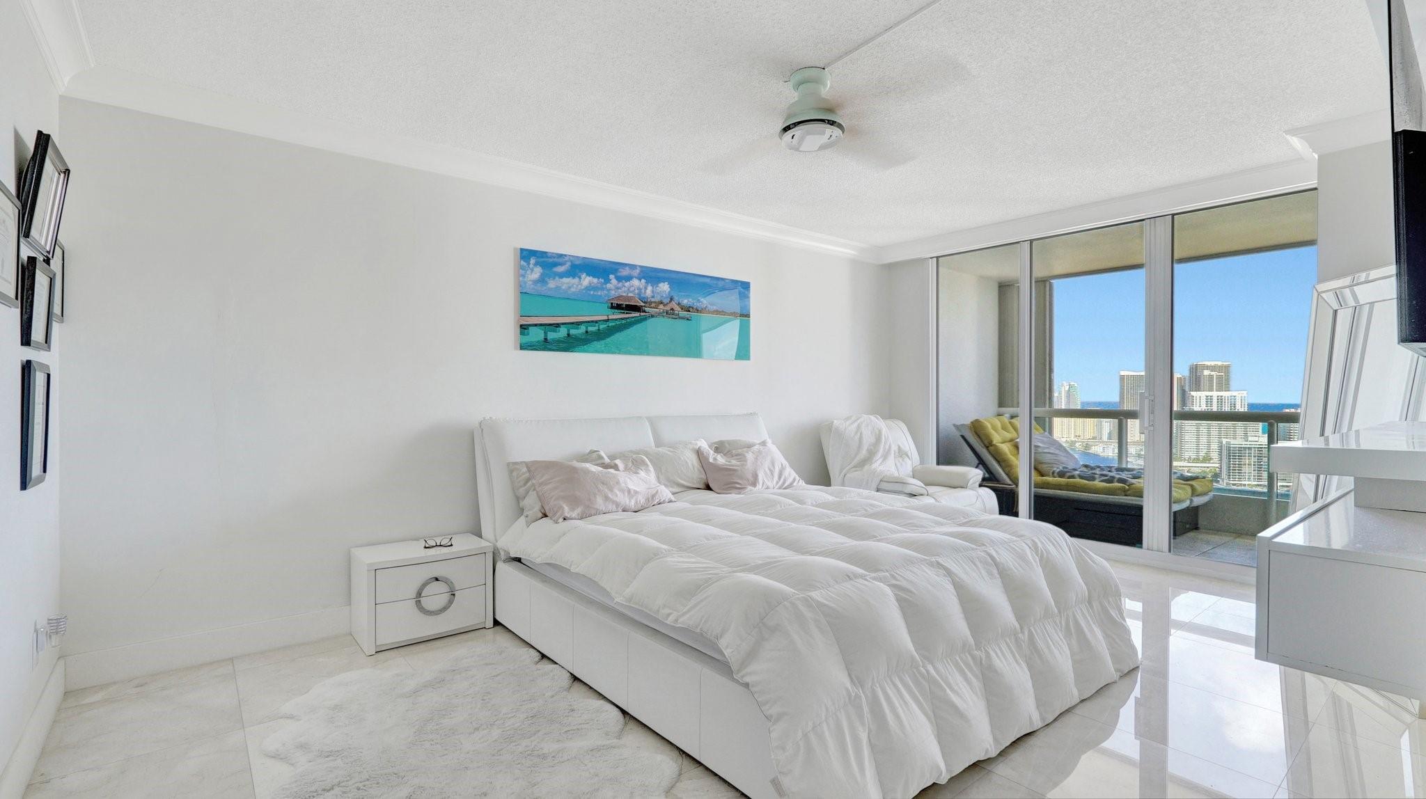 THE POINT - NORTH TOWER - Residential