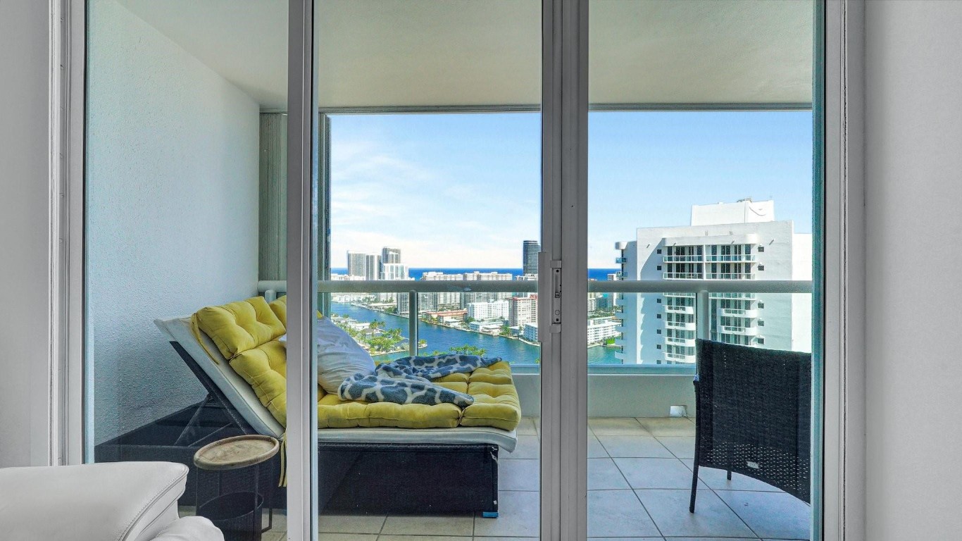 THE POINT - NORTH TOWER - Residential