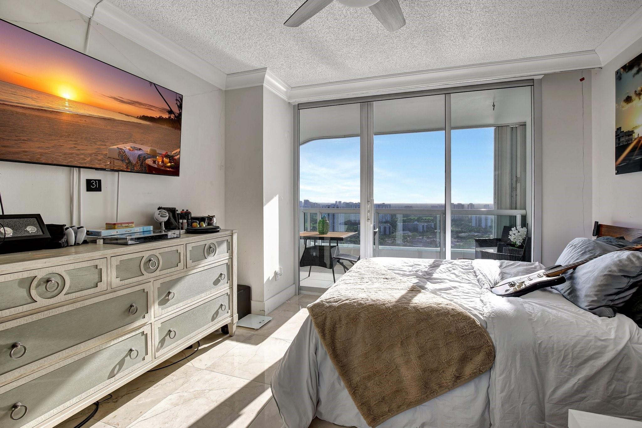 THE POINT - NORTH TOWER - Residential