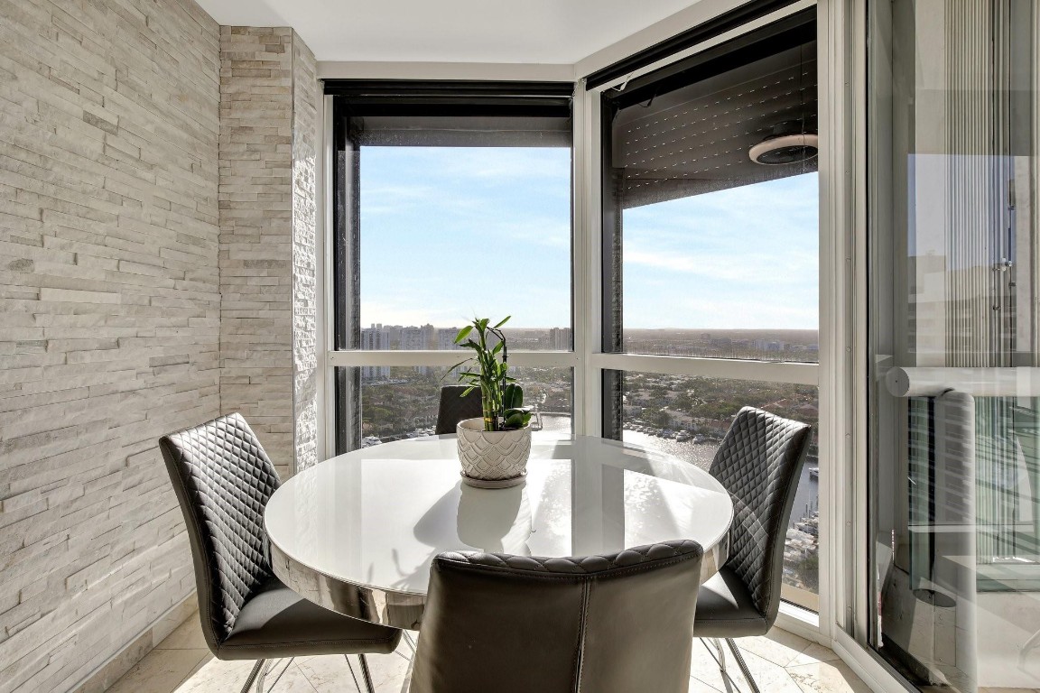 THE POINT - NORTH TOWER - Residential