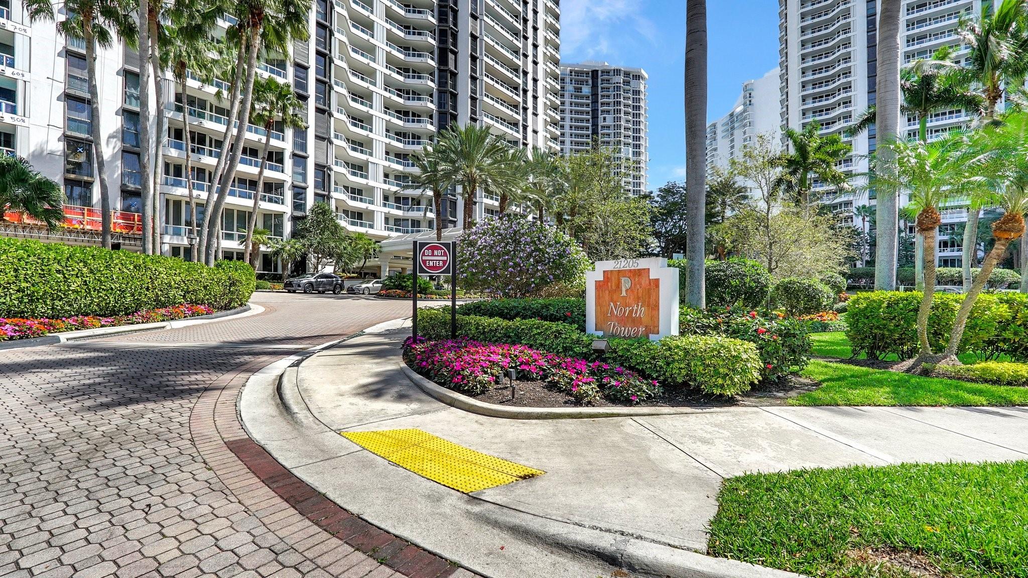 THE POINT - NORTH TOWER - Residential