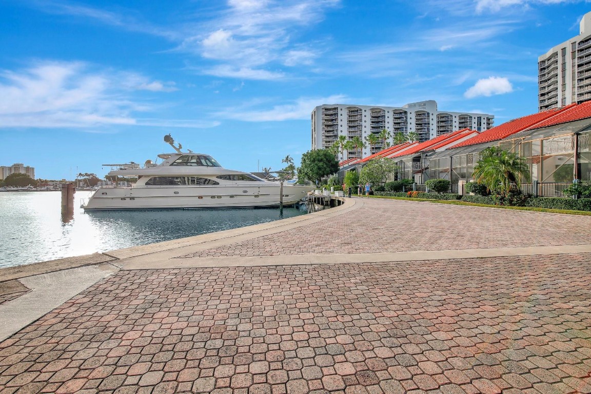 THE POINT - NORTH TOWER - Residential