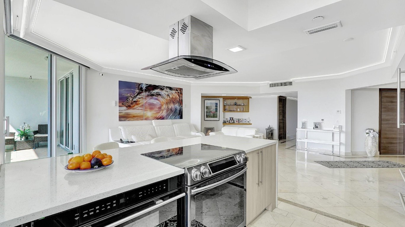 THE POINT - NORTH TOWER - Residential