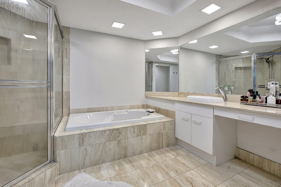 THE POINT - NORTH TOWER - Residential