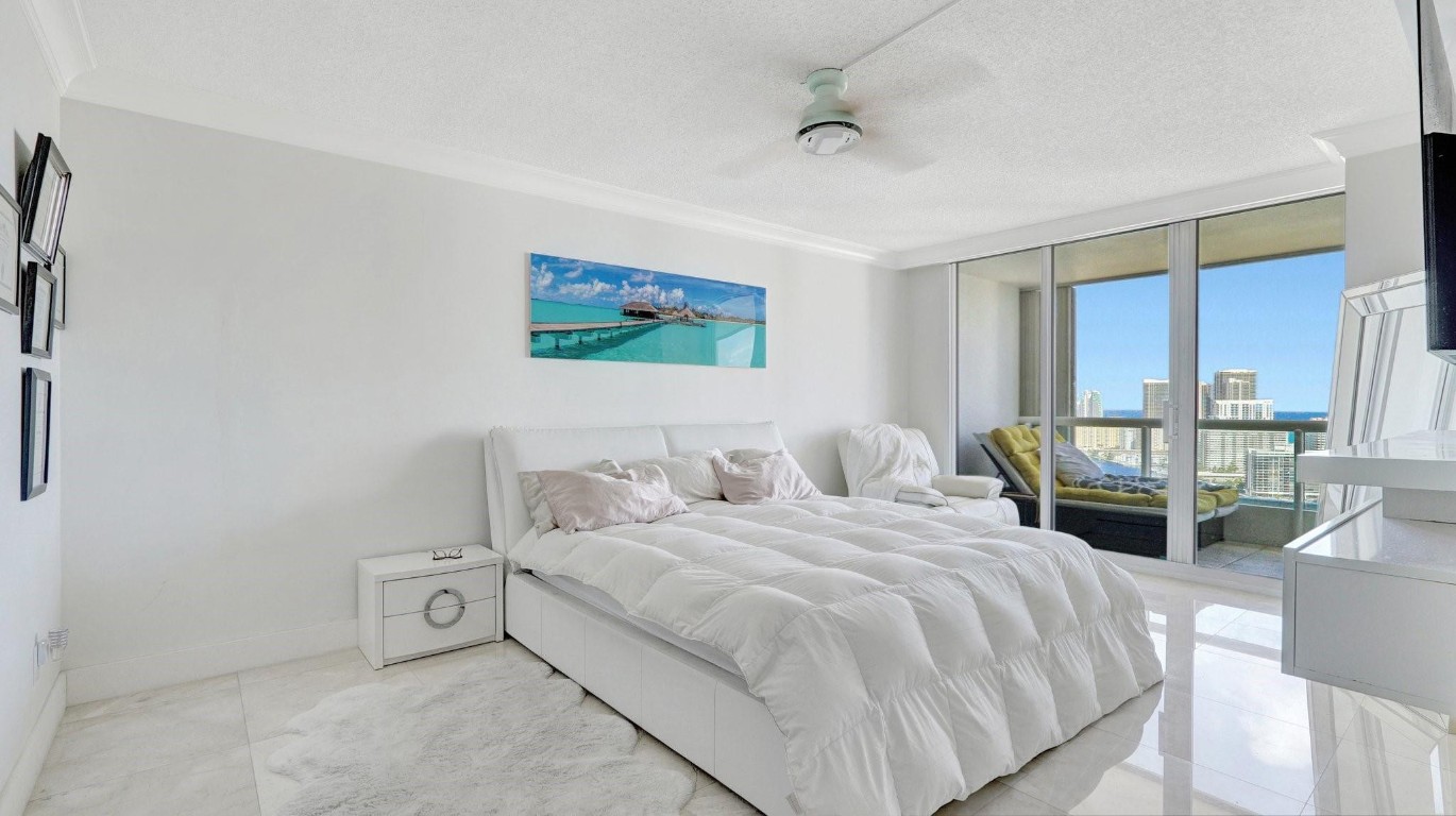 THE POINT - NORTH TOWER - Residential