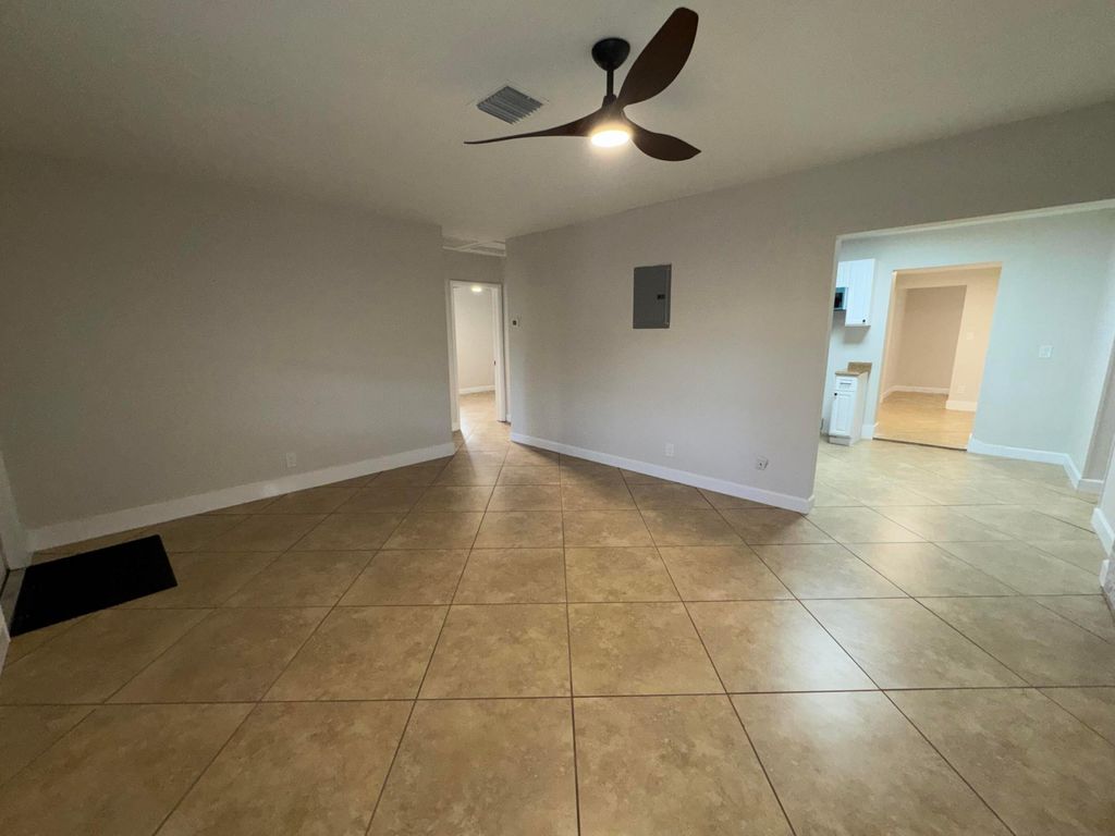 Photo of 116 SE 3rd Avenue, Boynton Beach, FL 33435 (MLS # R11166710)