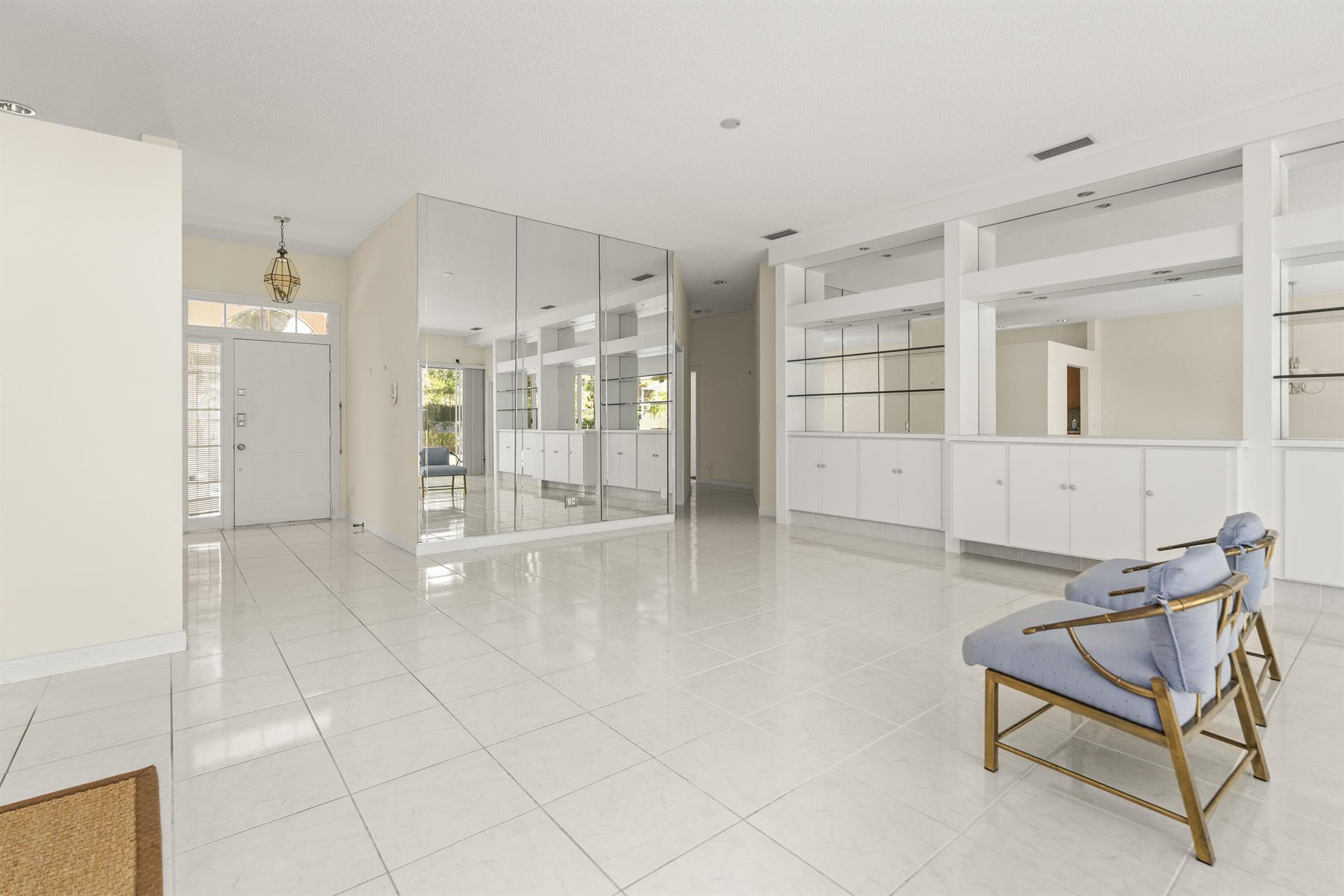 199 E Tall Oaks Circle