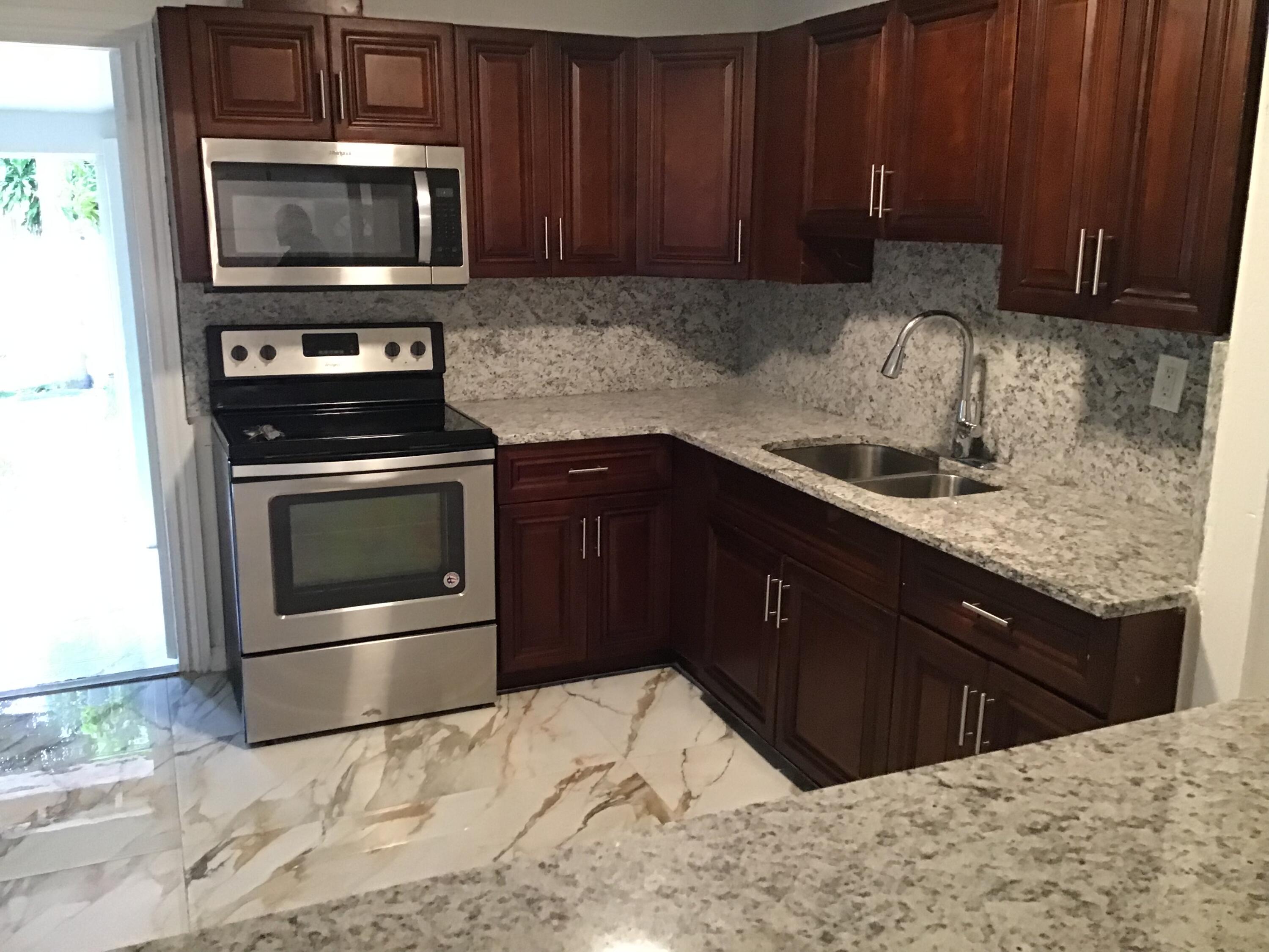 DELRAY MANOR ADD TO DELRA - Residential