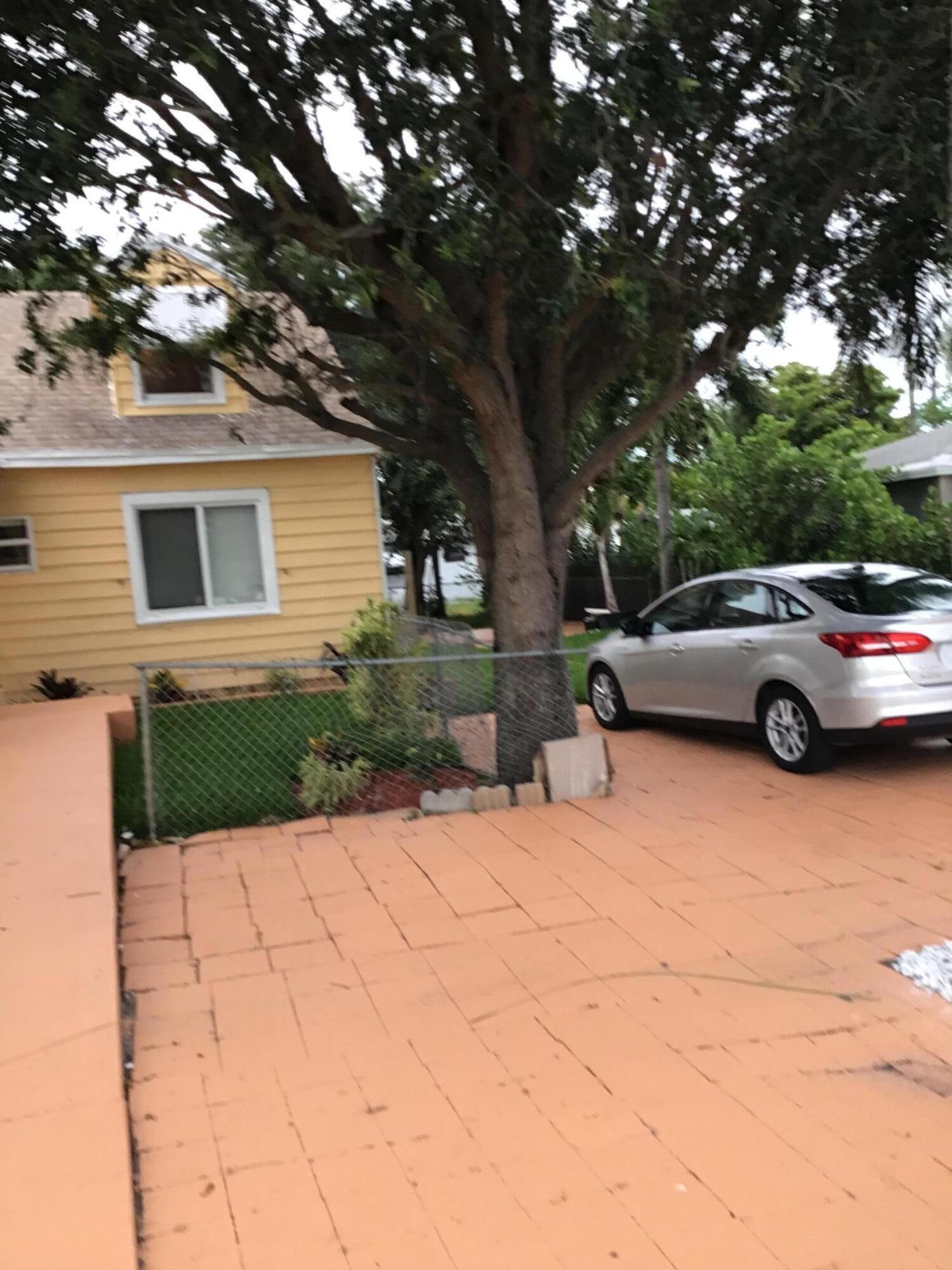 DELRAY MANOR ADD TO DELRA - Residential