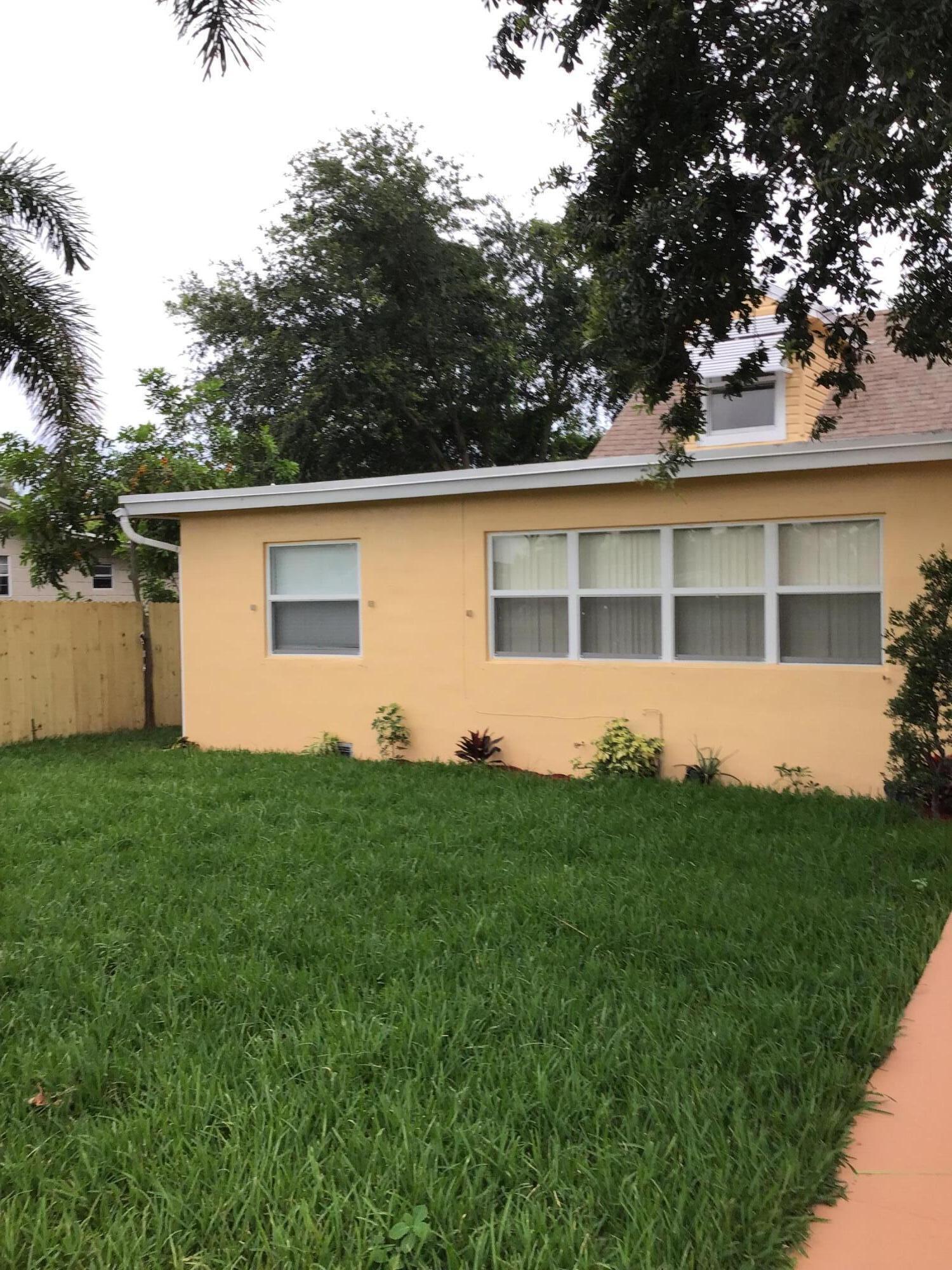 DELRAY MANOR ADD TO DELRA - Residential