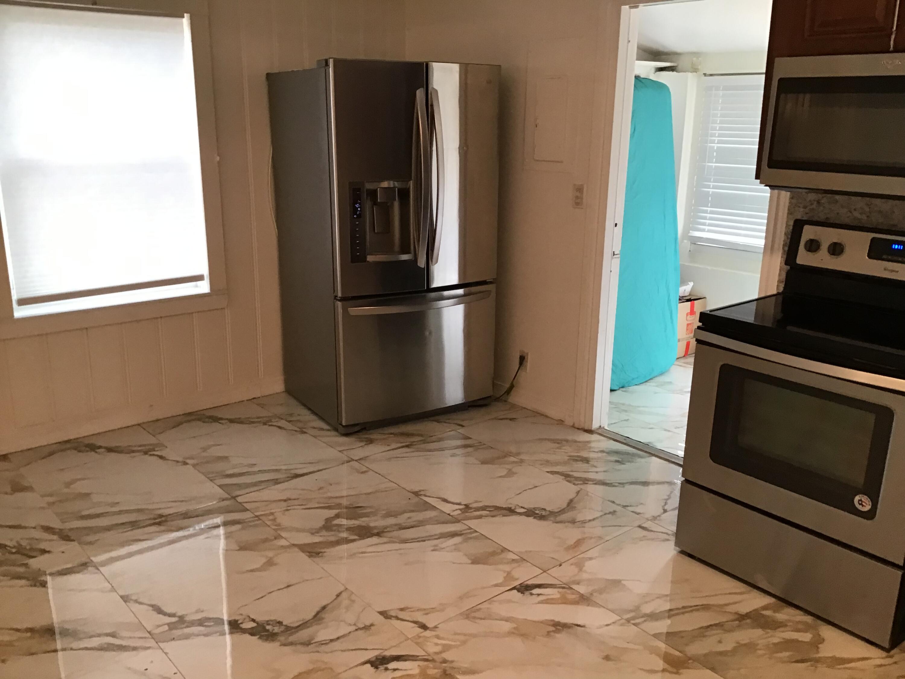 DELRAY MANOR ADD TO DELRA - Residential