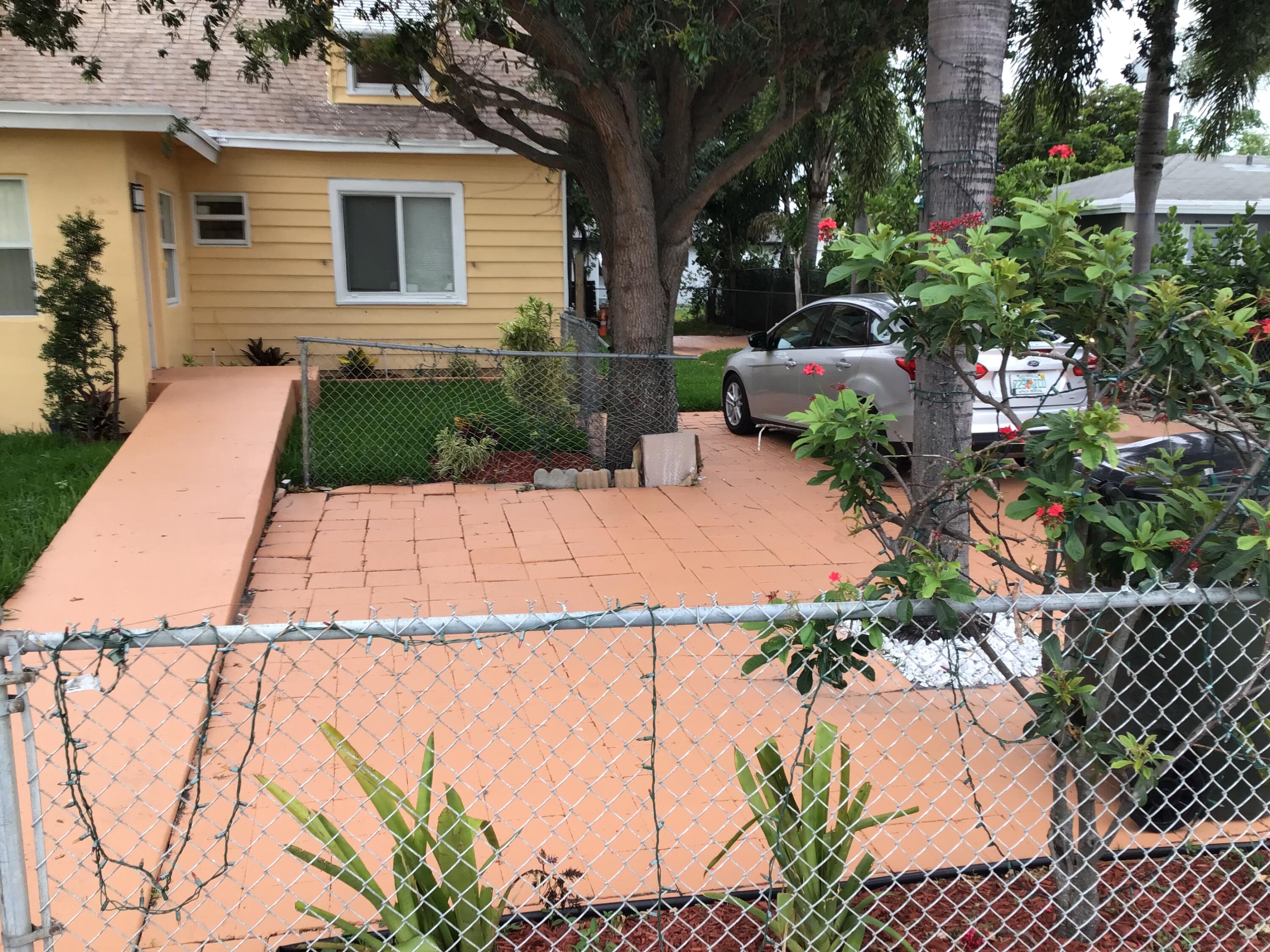 DELRAY MANOR ADD TO DELRA - Residential