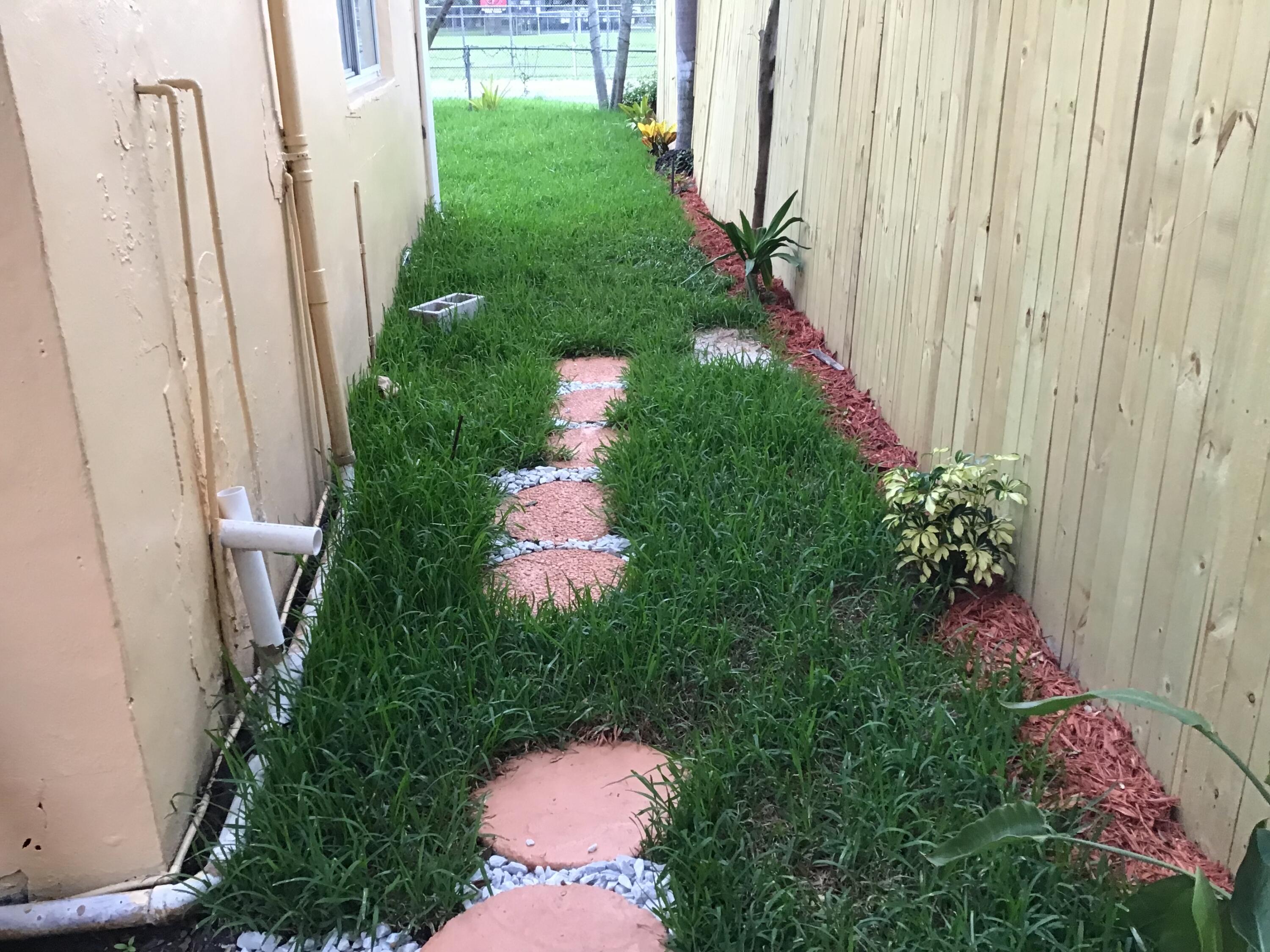 DELRAY MANOR ADD TO DELRA - Residential