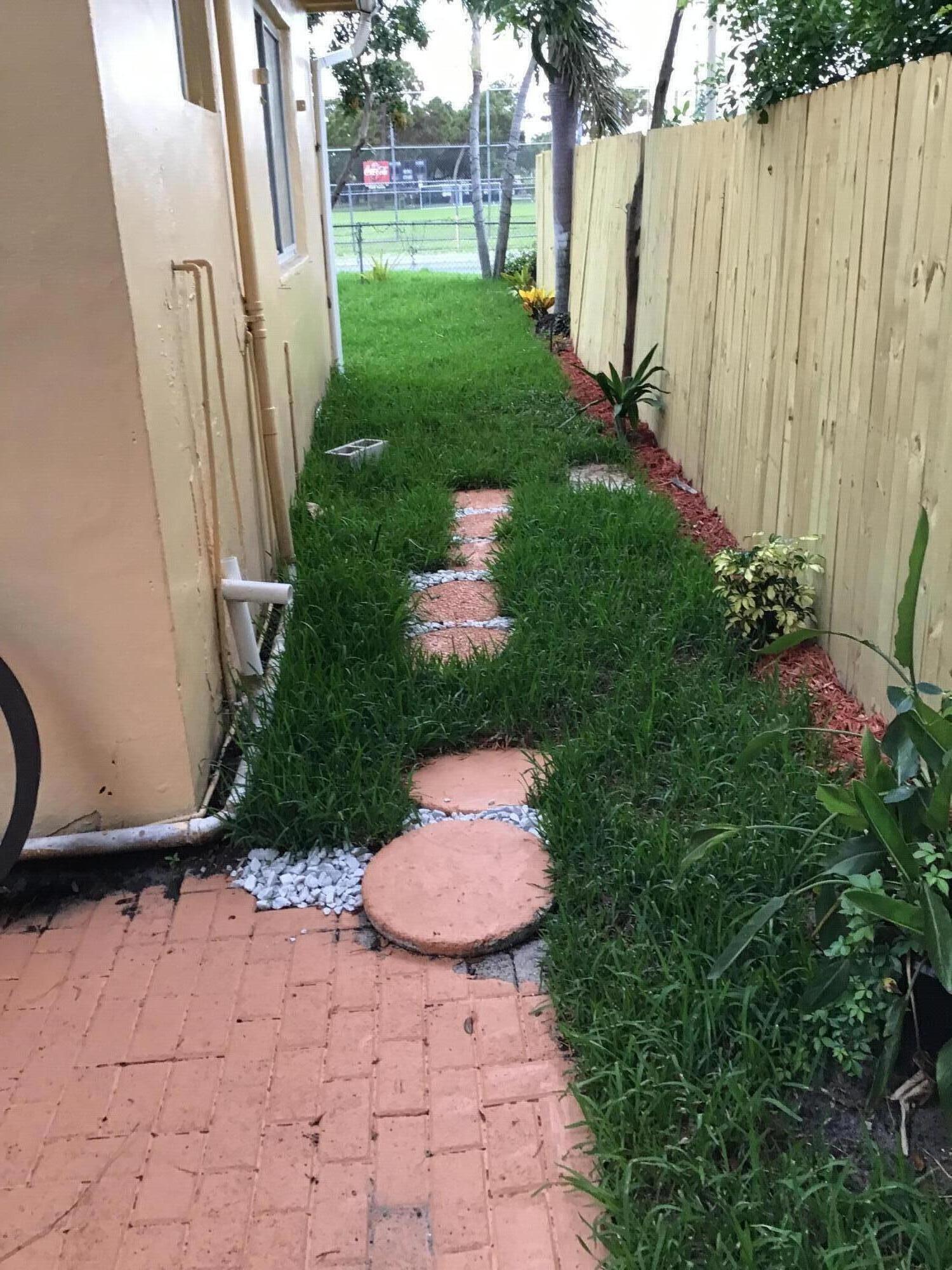 DELRAY MANOR ADD TO DELRA - Residential