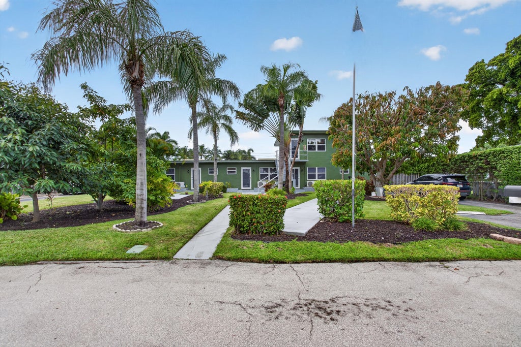 Photo of 3404 Spring Street, Pompano Beach, FL 33062 (MLS # B26068244)