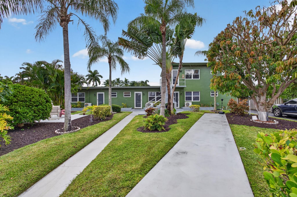 Photo of 3404 Spring Street, Pompano Beach, FL 33062 (MLS # B26068244)