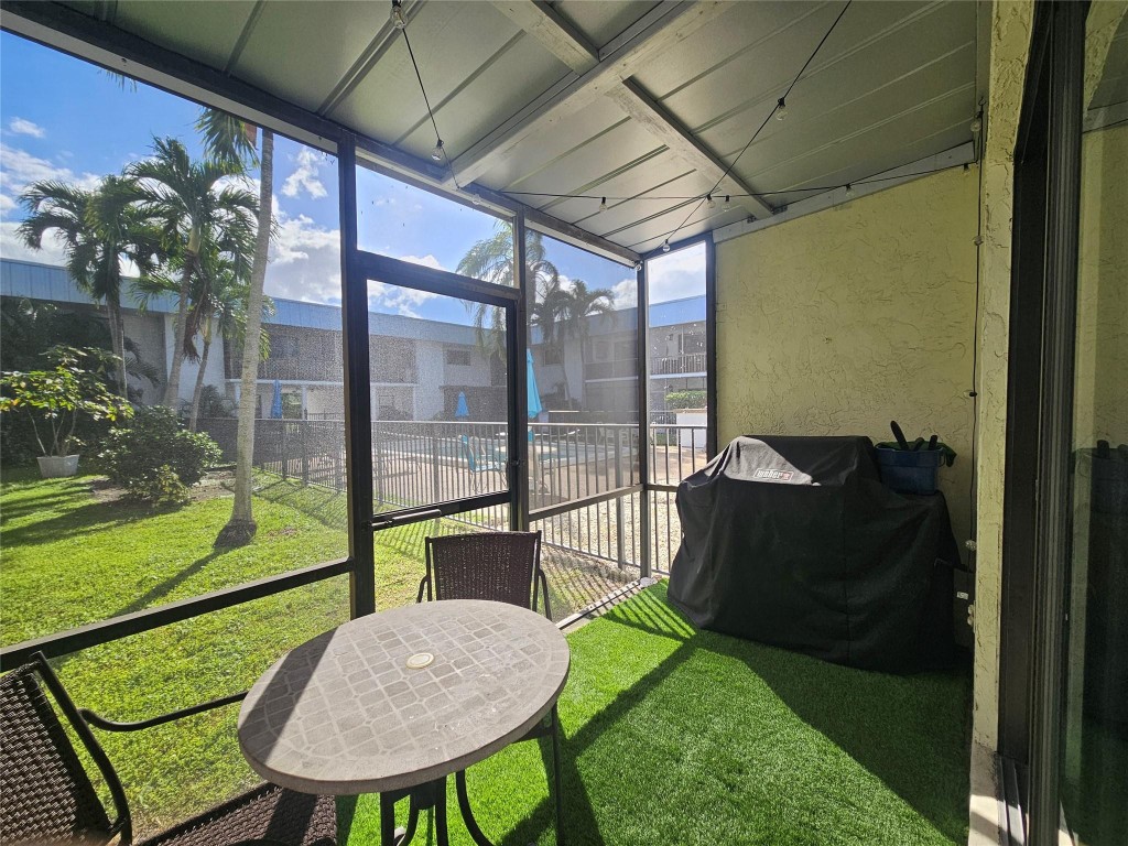 CENTRE HILL COURTS CONDO - Residential