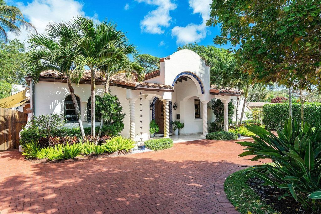 Photo of 729 NW 7th Street, Boca Raton, FL 33486 (MLS # R11025426)