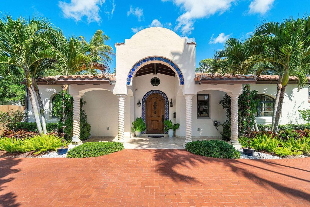 Photo of 729 NW 7th Street, Boca Raton, FL 33486 (MLS # R11025426)