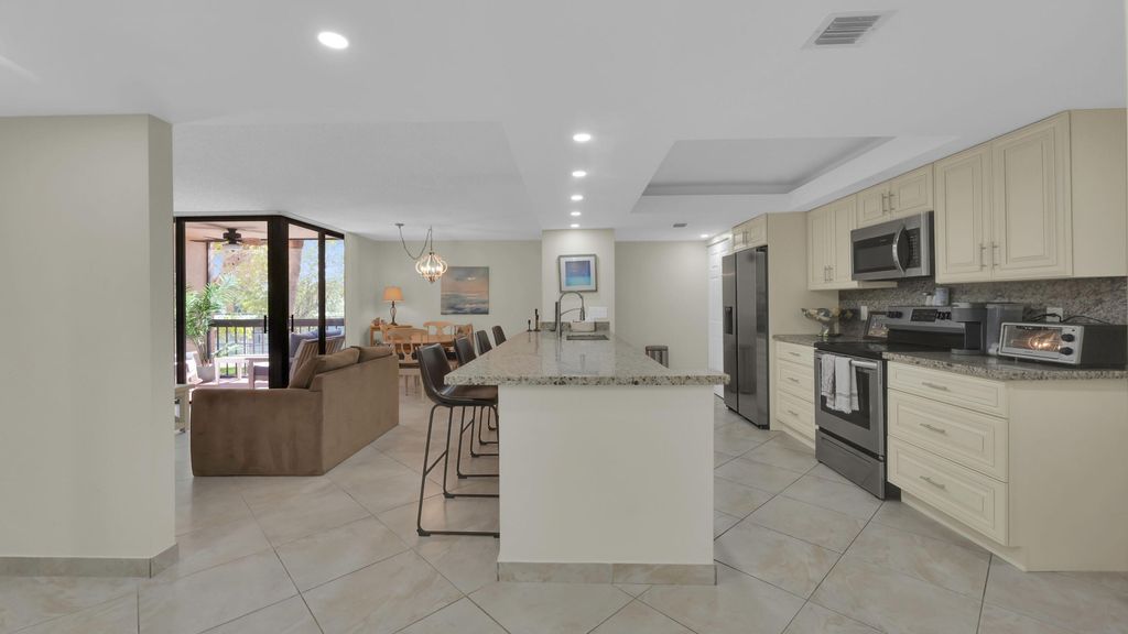 Photo of 450 Egret Circle #9207, Delray Beach, FL 33444 (MLS # B26035642)