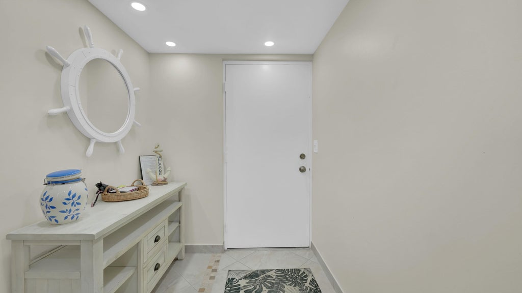 Photo of 450 Egret Circle #9207, Delray Beach, FL 33444 (MLS # B26035642)