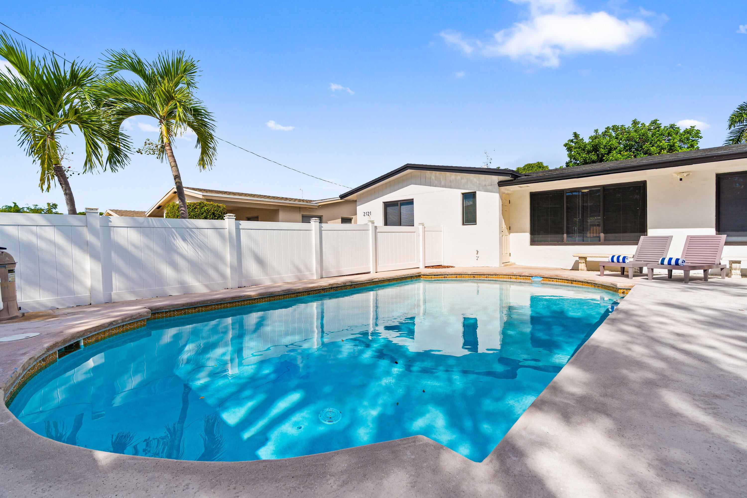 2121 NE 51st Court