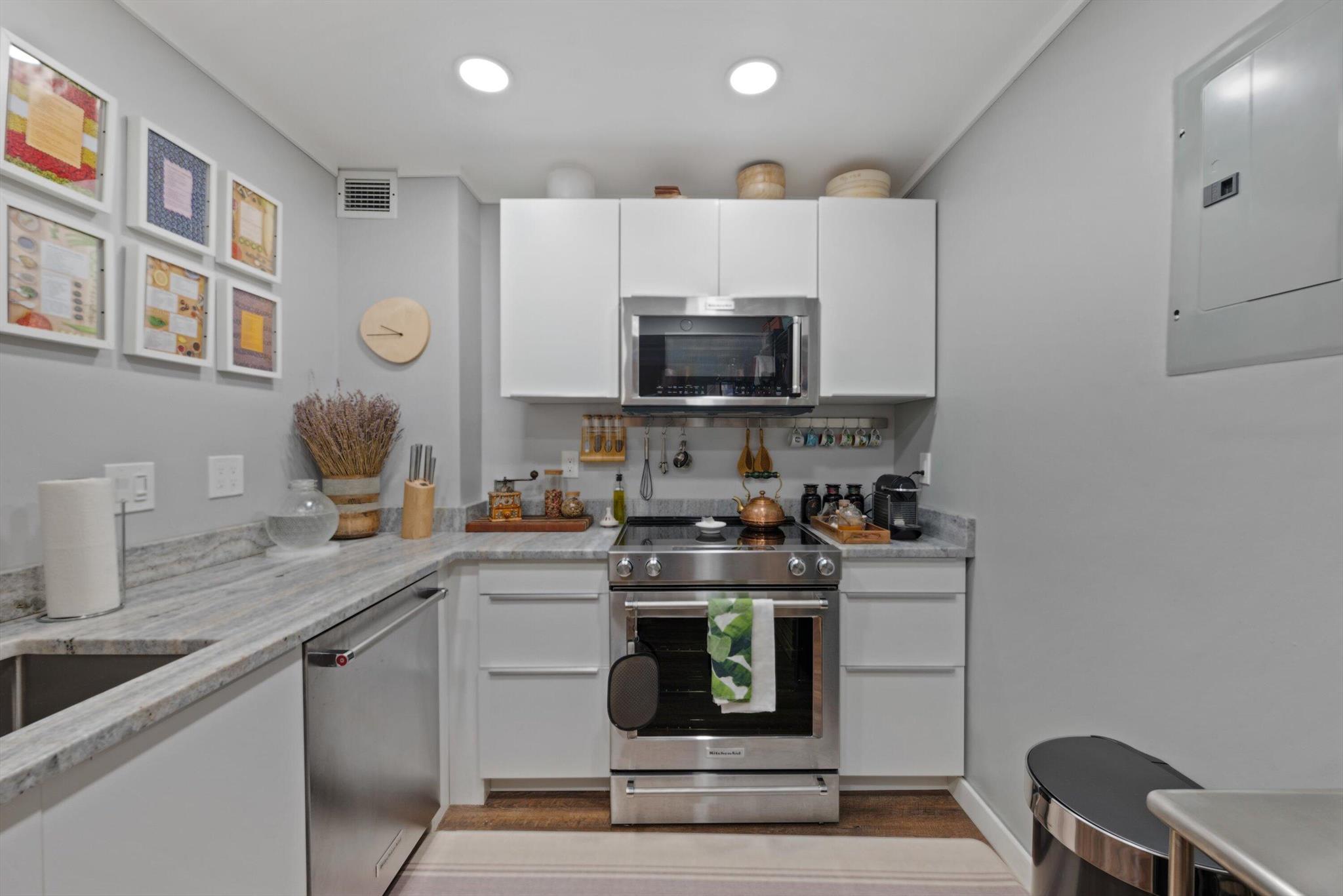 PATRICIAN OF PALM BEACH C - Residential Lease