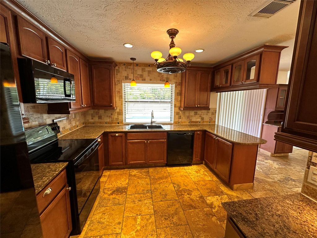 Photo of 364 NW 107th Ter, Coral Springs, FL 33071 (MLS # F10540867)