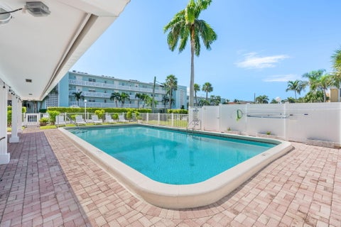 Tiny photo for 2758 NE 30th Avenue #3B, Lighthouse Point, FL 33064 (MLS # B26072301)