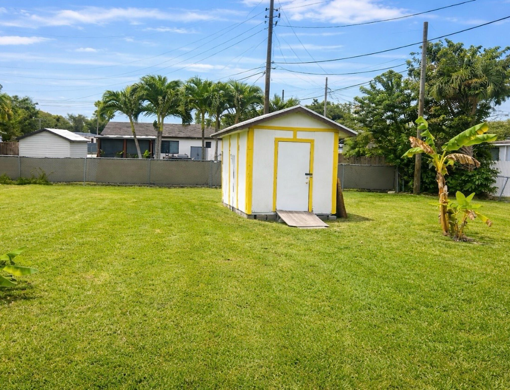 LINCOLN ESTATES 1ST ADDN - Residential