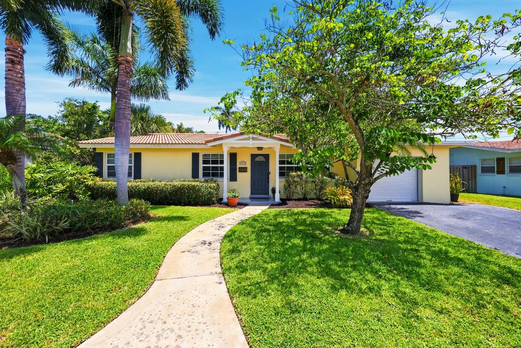 Photo of 1222 SW 5th Street, Boca Raton, FL 33486 (MLS # B26045186)
