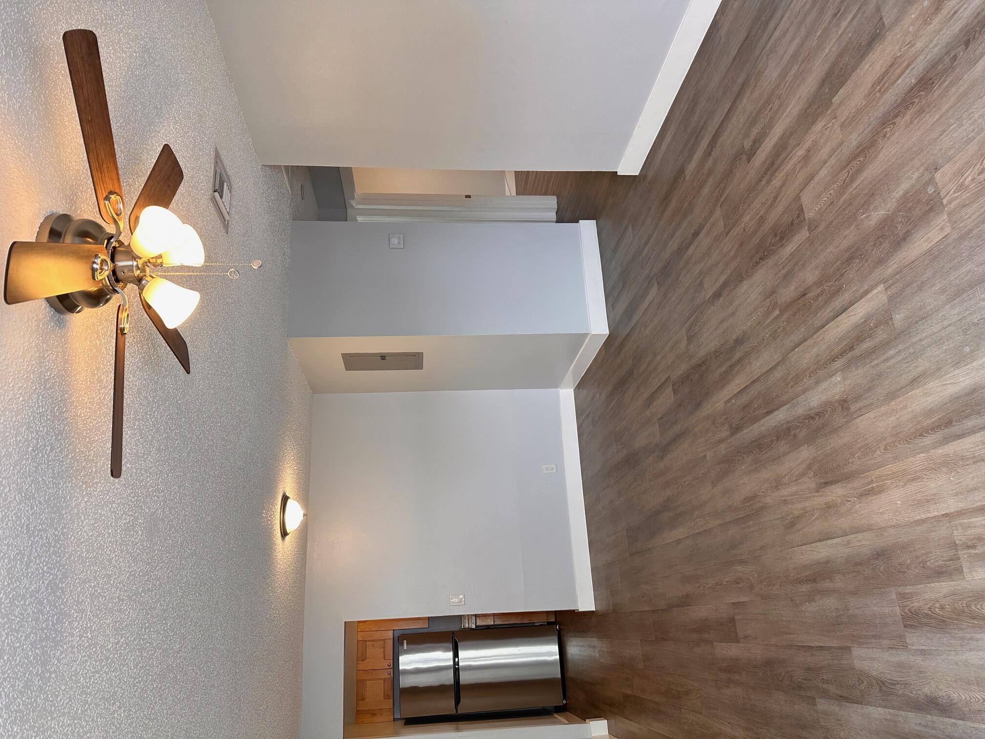 Awesome 2 bedrooms , front unit , 2 parking spaces per unit, washer and dryer in the unit, ready to move in.