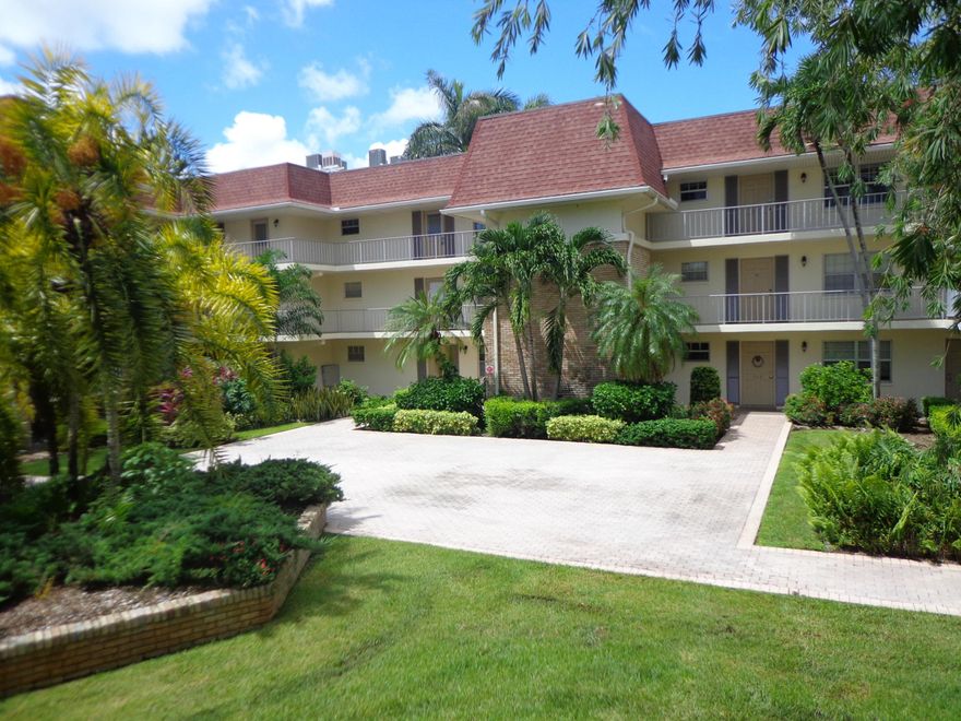 live the Florida life style in this first floor 2 Bedroom 2 Bath condo with a glass enclosed patio overlooking a canal and the Ballenlsles golf course. adult community, washer dryer does not convey. Great location, close to the Commons, Downtown at the Gardens and the Gardens Mall with quick access to I-95 and the Florida Turnpike.