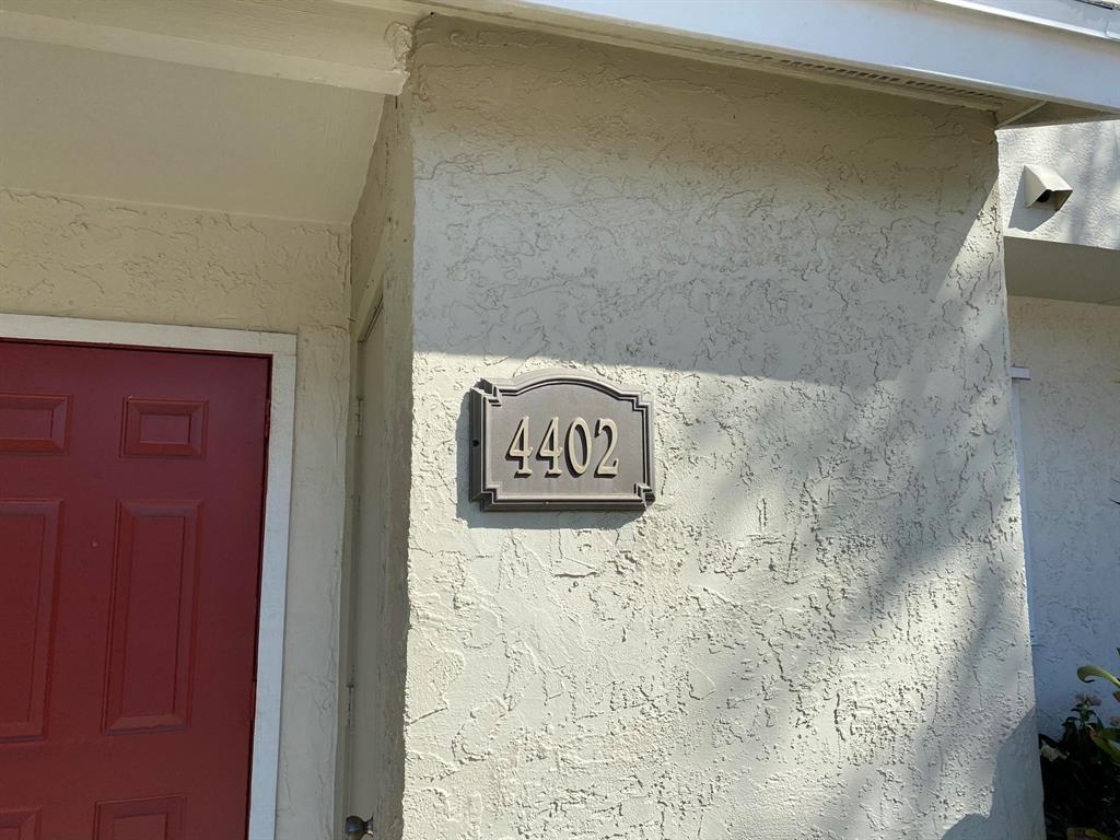 Home is vacant on Lockbox, please contact listing agent to schedule appoinments. Property has New appliances in Kitchen. The Community has pool and Clubhouse, Kids park and is very close to major roads, shopping and banks.