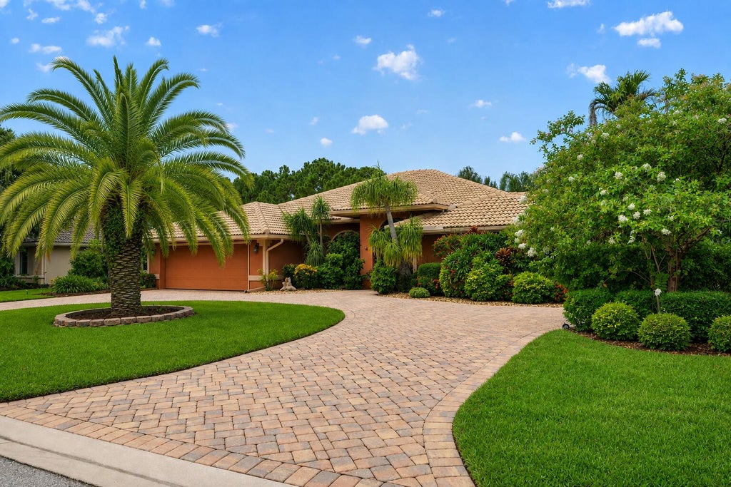 Photo of 1180 SW MIRROR LAKE Cove, Port Saint Lucie, FL 34986 (MLS # B26061363)