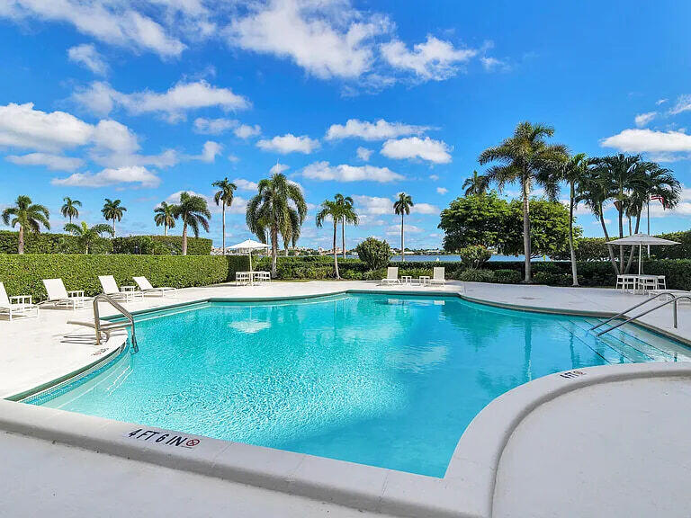 1801 S FLAGLER Drive 104
