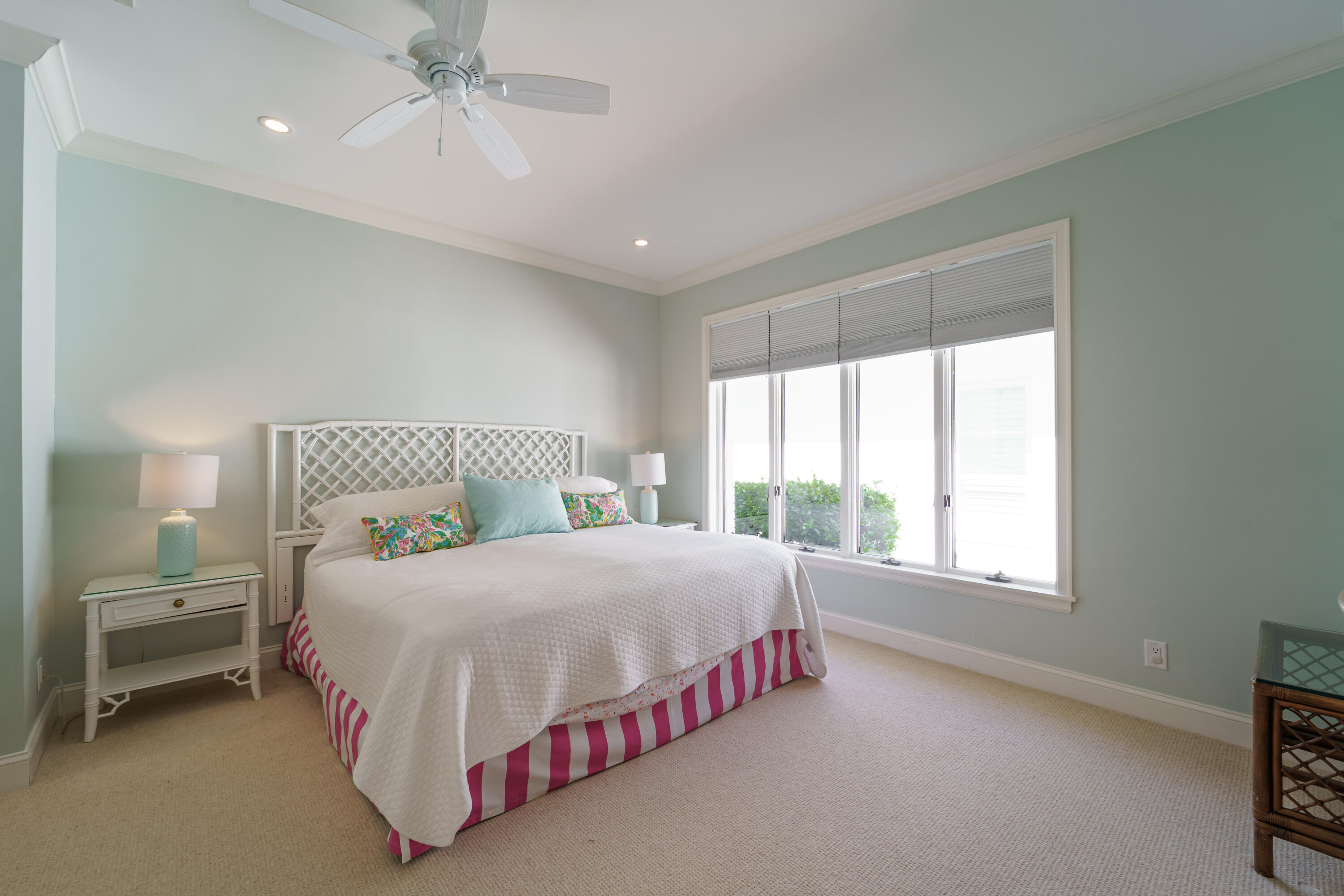 JUPITER HILLS - Residential