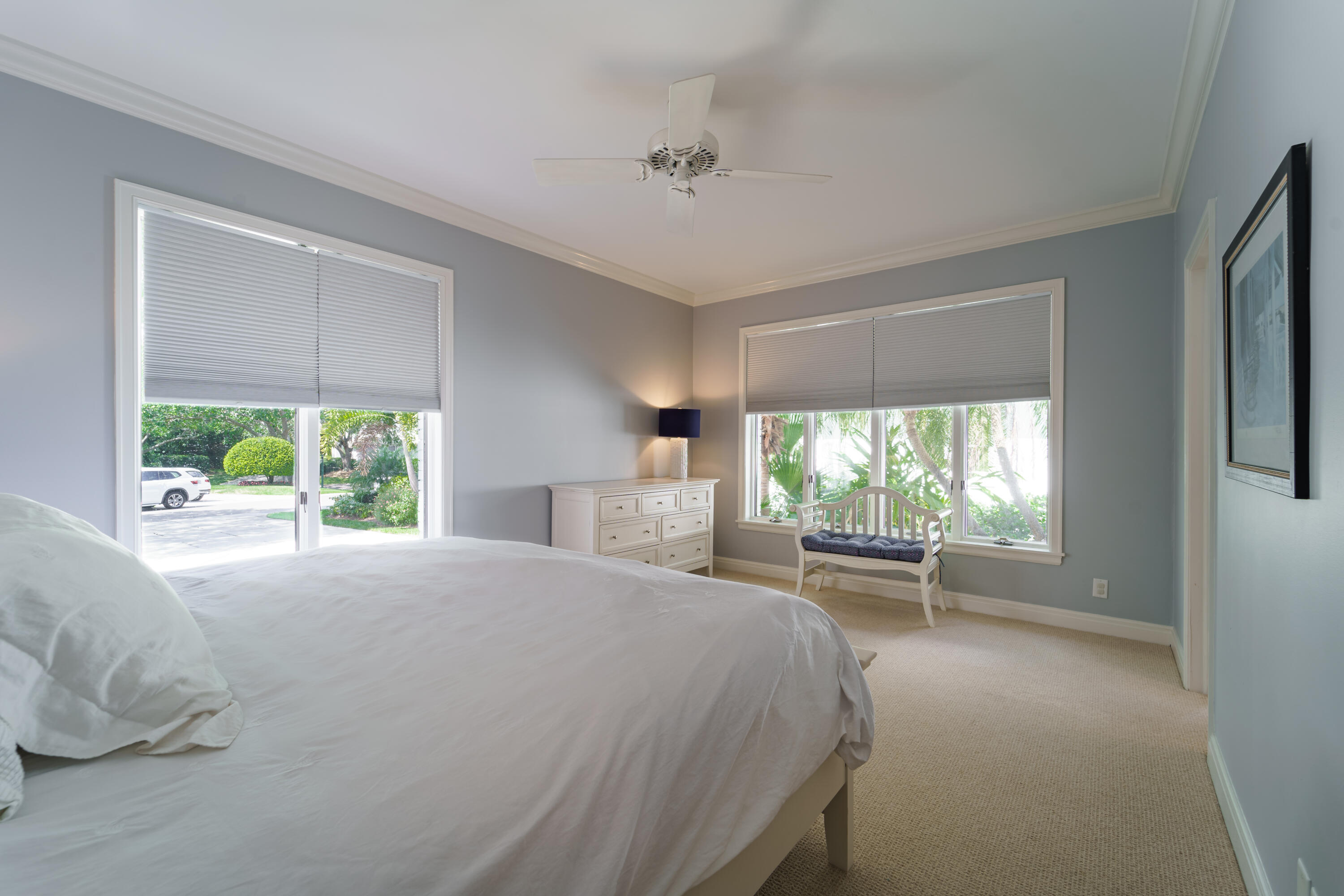 JUPITER HILLS - Residential