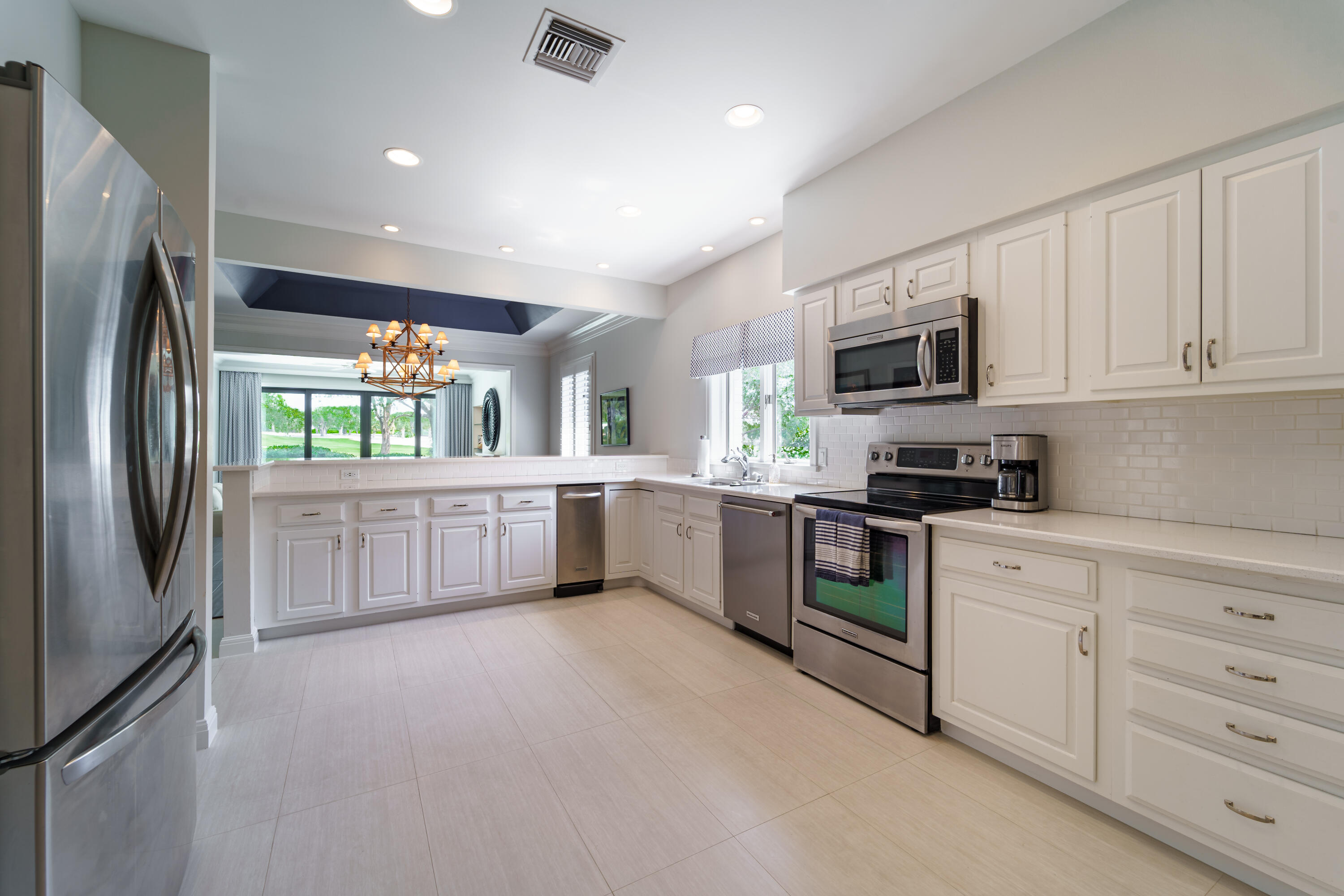 JUPITER HILLS - Residential