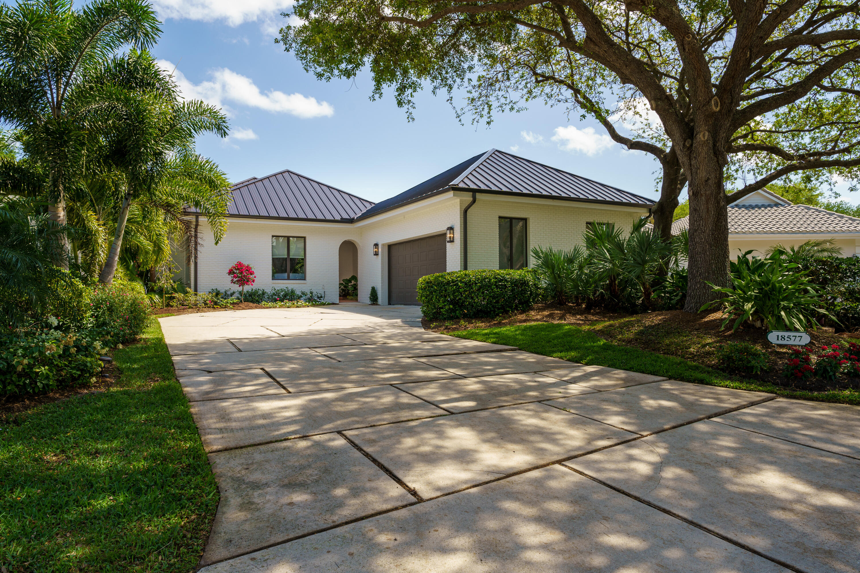 JUPITER HILLS - Residential