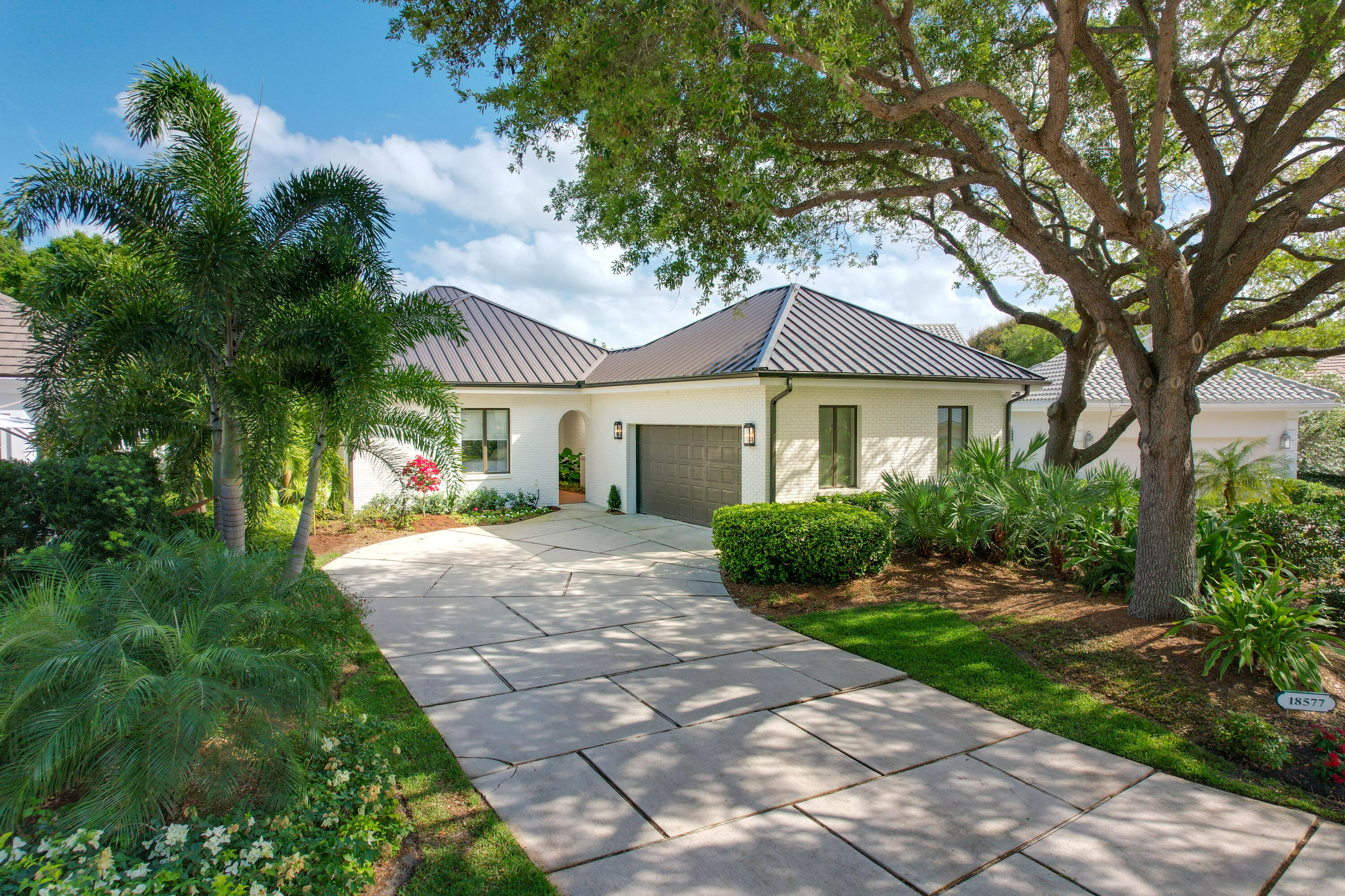 JUPITER HILLS - Residential