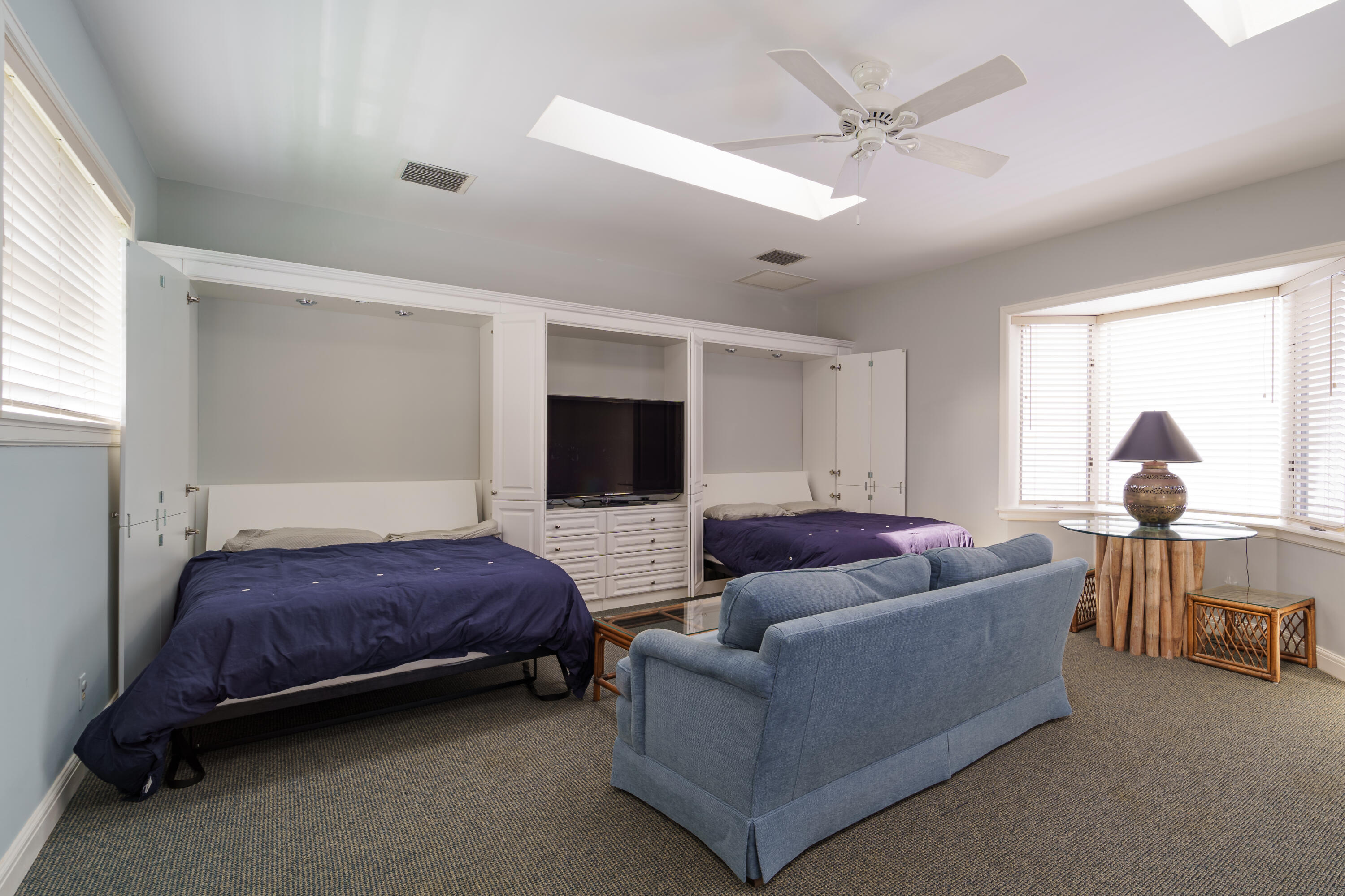 JUPITER HILLS - Residential