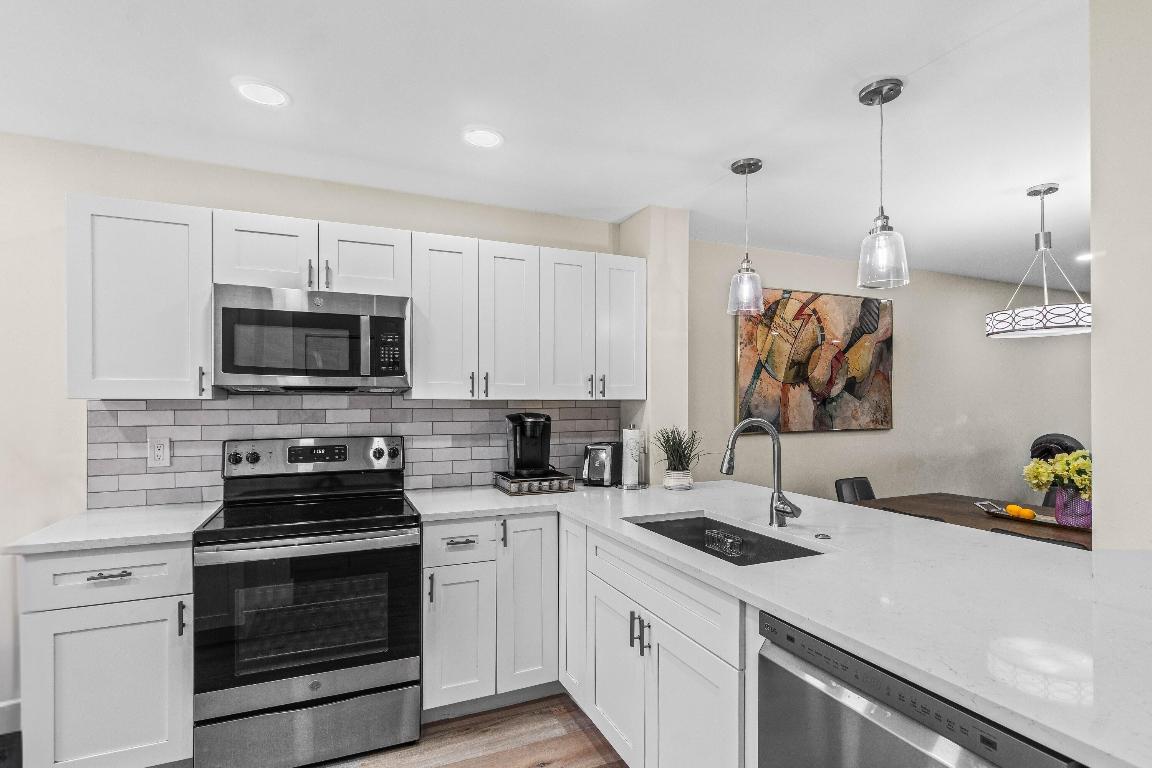 18 Stratford Drive Unit E